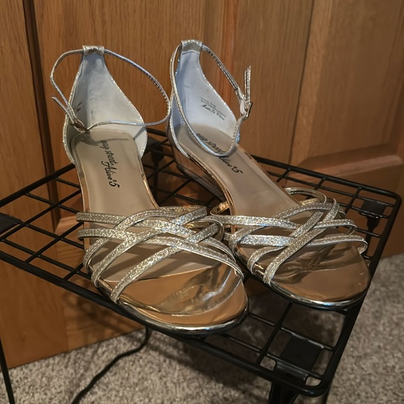 Sparkling Gold Dancing Sandals - Picture 1 of 4